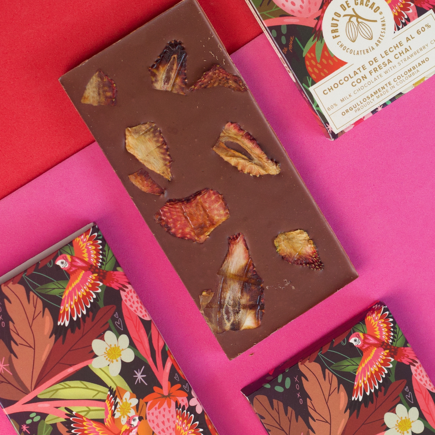 Barra de chocolate 60% con leche de coco y fresa chai