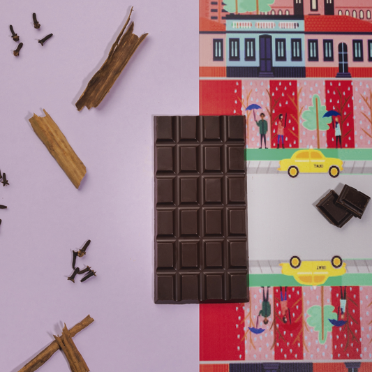 Barra de chocolate 70% con Clavos y Canela